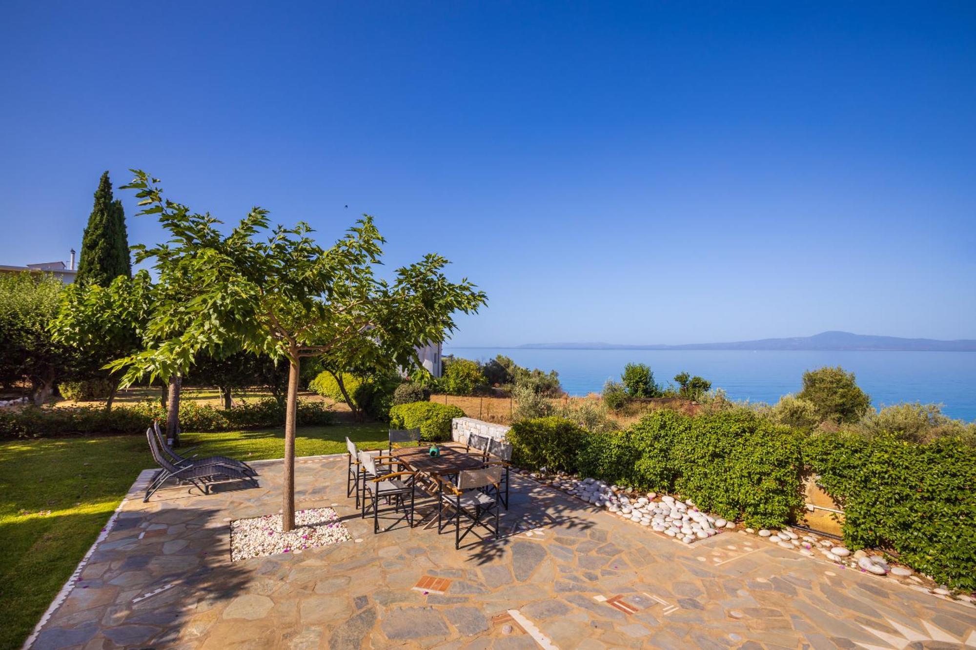 Messinian Blue Seaside Villa Calamata Exterior foto