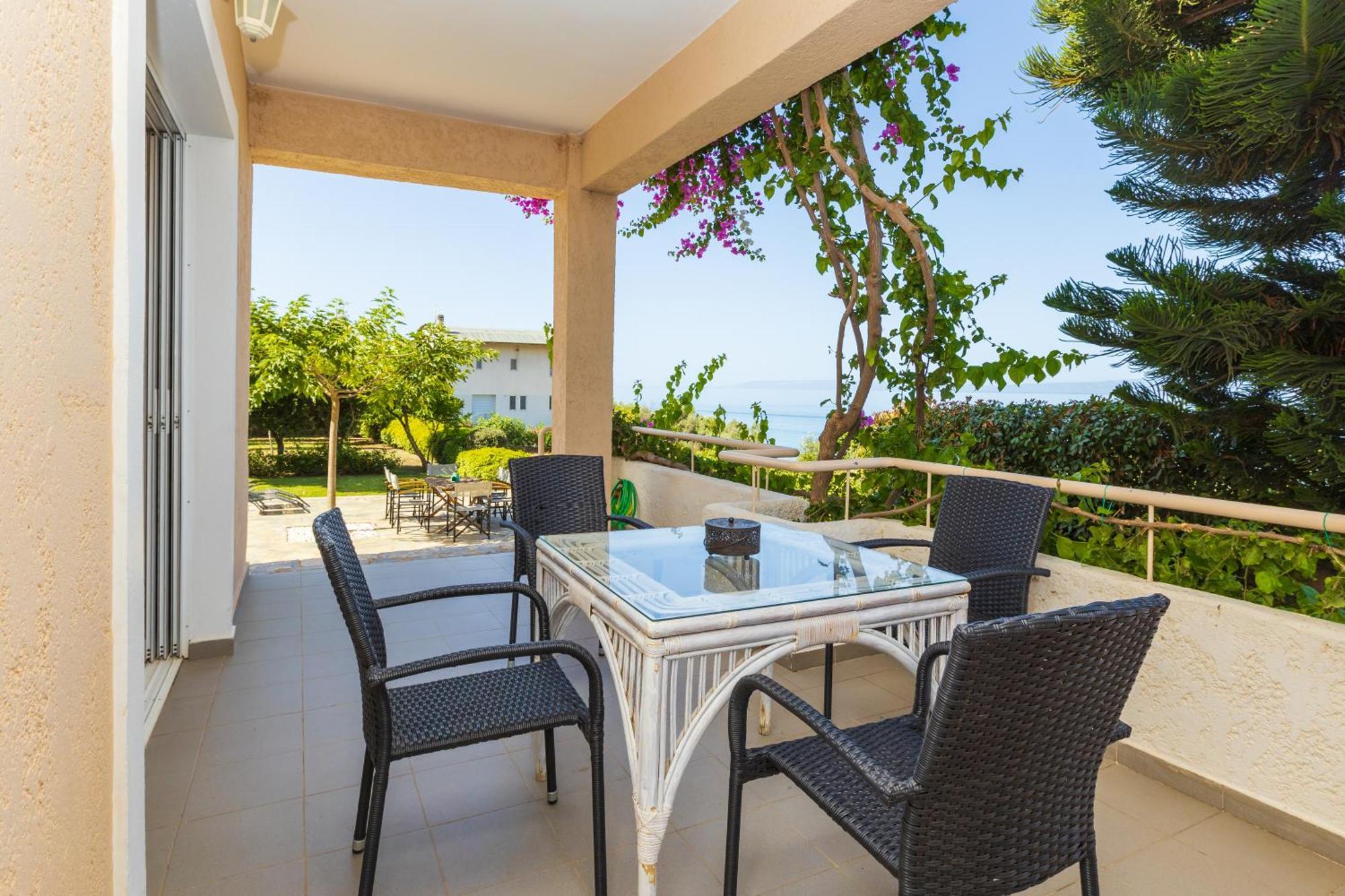 Messinian Blue Seaside Villa Calamata Exterior foto