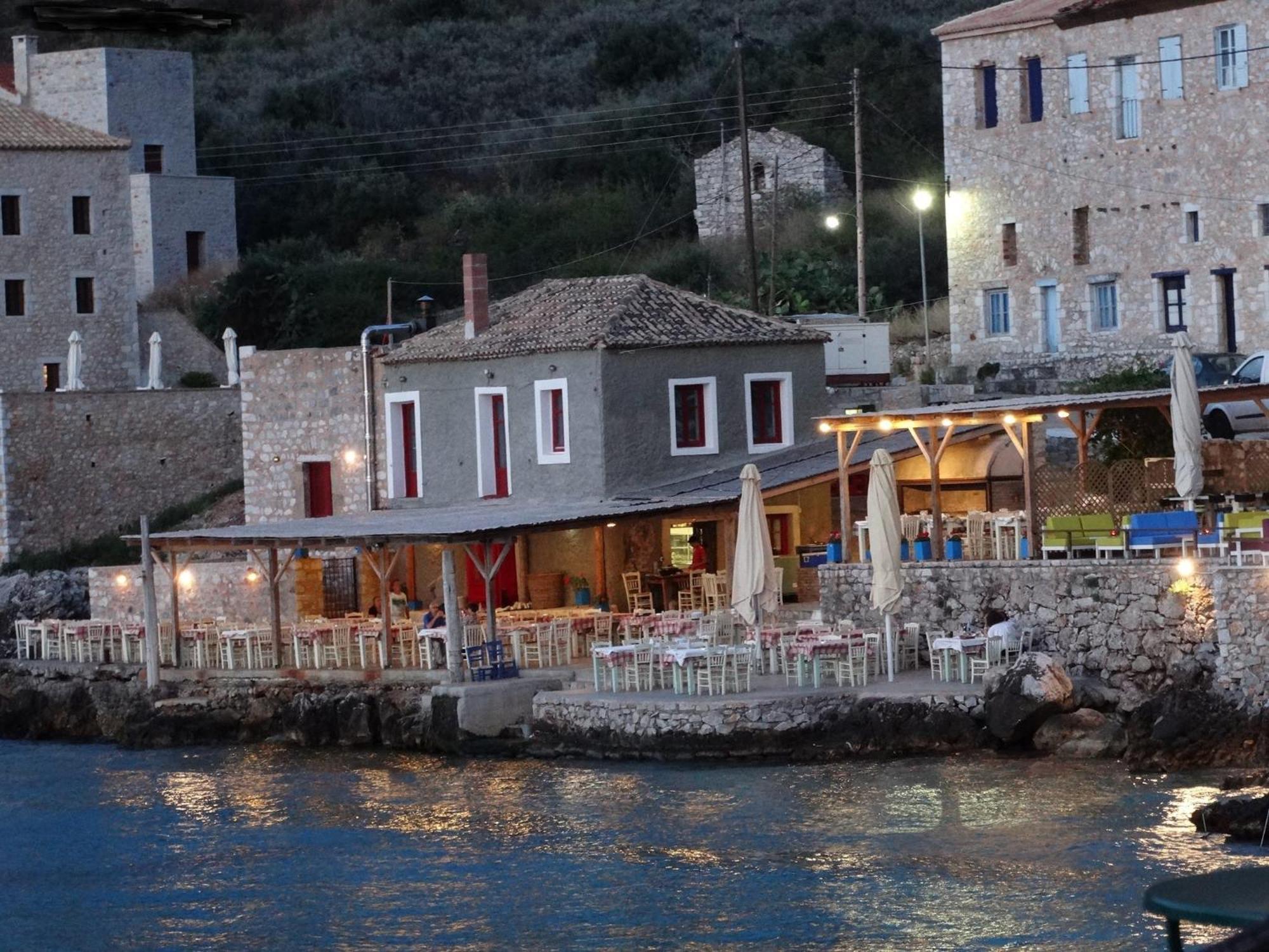 Messinian Blue Seaside Villa Calamata Exterior foto