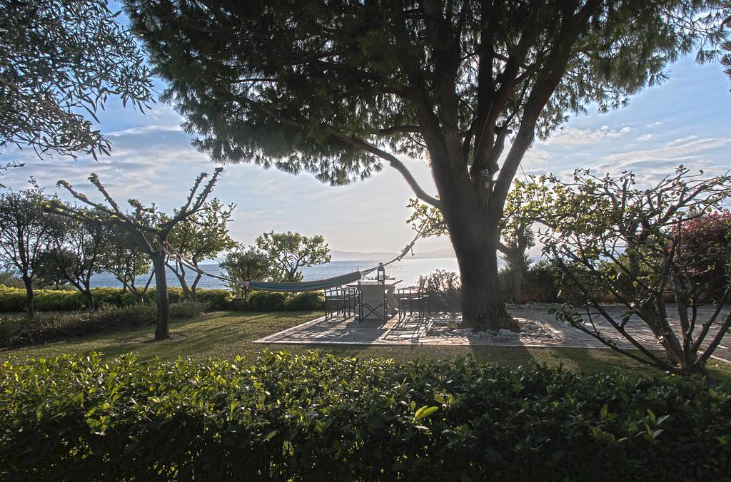 Messinian Blue Seaside Villa Calamata Exterior foto
