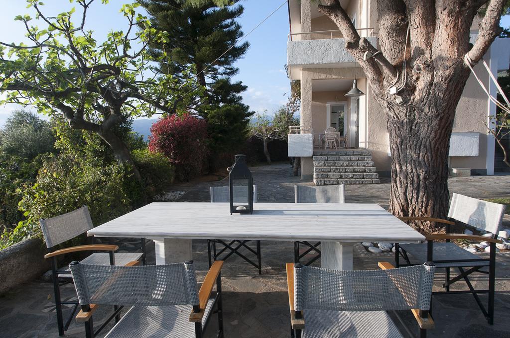 Messinian Blue Seaside Villa Calamata Exterior foto