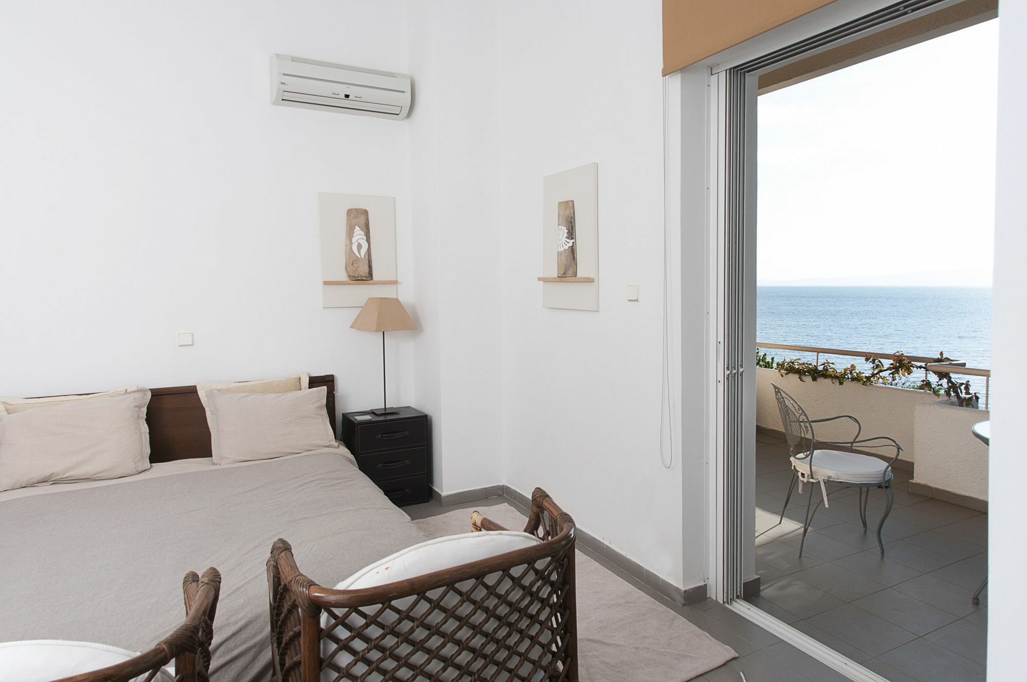 Messinian Blue Seaside Villa Calamata Exterior foto