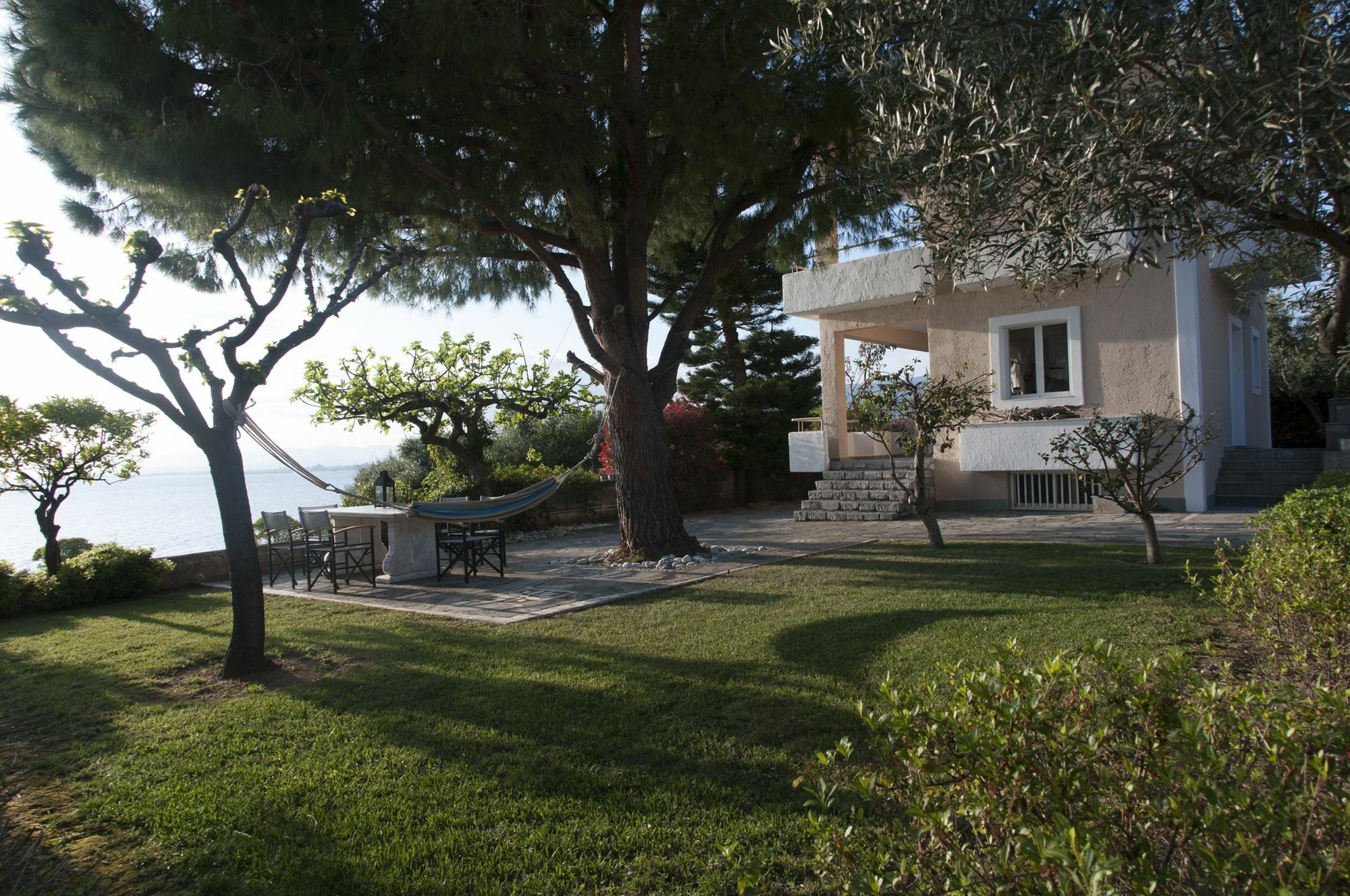 Messinian Blue Seaside Villa Calamata Exterior foto