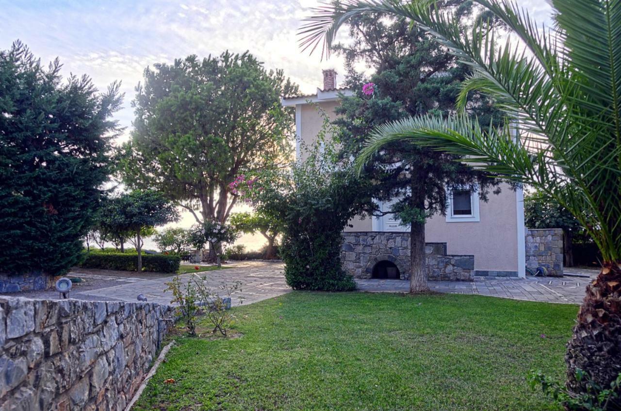 Messinian Blue Seaside Villa Calamata Exterior foto